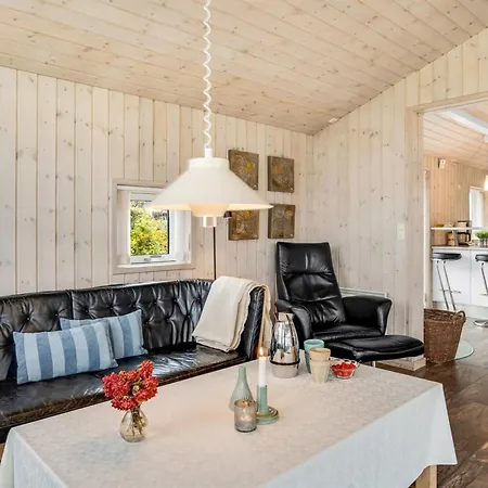 Holiday home Dagmar - 500m From The Sea By Interhome